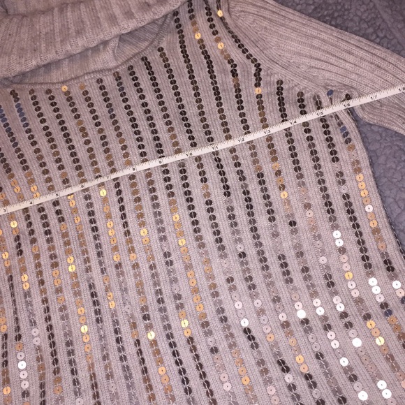 Banana Republic Heritage Collection Sweater - Picture 8 of 8